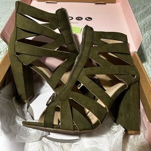 Stylish Green Heeled Sandals